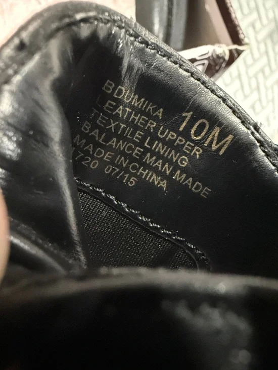 Bandolino Bdumika Black Quilted Heel Ankle Boots with Gold Zipper Size 10M - Picture 11 of 11